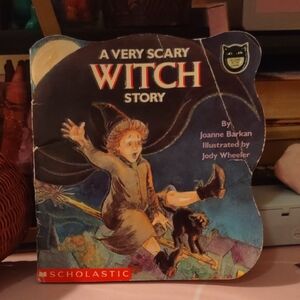 A Very Scary Witch Story Book